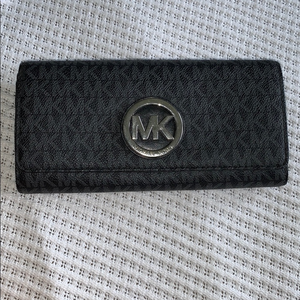 Michael Kors wallet